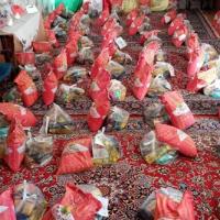 بیش از ۶۰ بسته کمک مومنانه توسط طلاب مدرسه علمیه ام البنین(س) کمالشهر در بین خانوارهای نیازمند توزیع شد