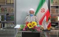 خدمت رسانی طلاب جهادی یزد در منازل بیماران نیازمند کرونایی انجام میشود