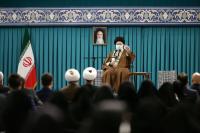 تشویق نخبگان به ترک کشور خیانت است/ استعمارگران در جنگ نرم میخواهند ملت ما را از استعدادشان غافل کنند