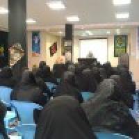 عالمان دینی و طلاب، وارثان ائمه اطهار ع هستند