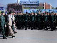 در مقابل برنامه دشمن روزبه‌روز پیوند با مردم را تقویت می‌کنیم