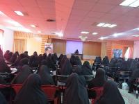 طلبه باید در جامعه جریان ساز باشد 
