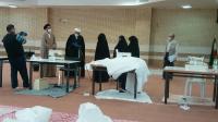 بازدید حجه الاسلام والمسلمین آقای تهرانی مدیر حوزه علمیه خواهران استان قم ،هیئت همراه و خانم صدیق مدیر کل امور بانوان  استانداری از کارگاه جهادی طرح سلامت مدرسه علمیه حضرت آمنه(س)