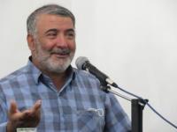 تنها راه پیروزی در مقابل دشمن، ایستادگی مقتدرانه و کوتاه نیامدن است