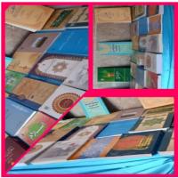 سمنان برگزاری نمایشگاه کتاب به مناسبت دهه کرامت در مدرسه علمیه فاطمیه گرمسار