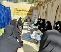 اساتید زمینهی رسیدن طلاب به علم حقیقی را فراهم کنند