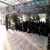 کسی که در راه علم آموزی قدم بردارد فرشتگان بالهایشان را زیر پای آنان قرار می دهند 