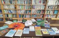 نمایش تازههای کتاب در کتابخانه مدرسه علمیه نجمیه سرخه به مناسبت هفته کتاب و کتابخوانی