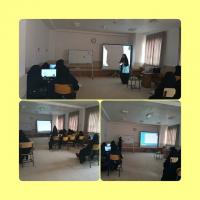 آموزش ،پای میز کامپیوتر