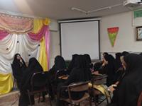 زن محور خانواده، خانواده محور جامعه، و جامعه تعیین‌کننده سرنوشت بشریت است.