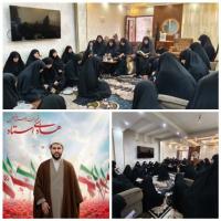 دیدار طلاب و مسئولان مدرسه علمیه حضرت فاطمه معصومه(س) اهواز با خانواده شهید هادی استاد